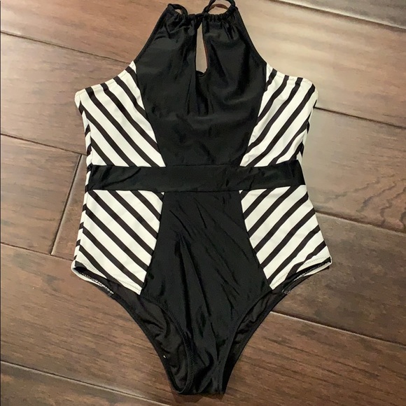 cupshe black and white one piece